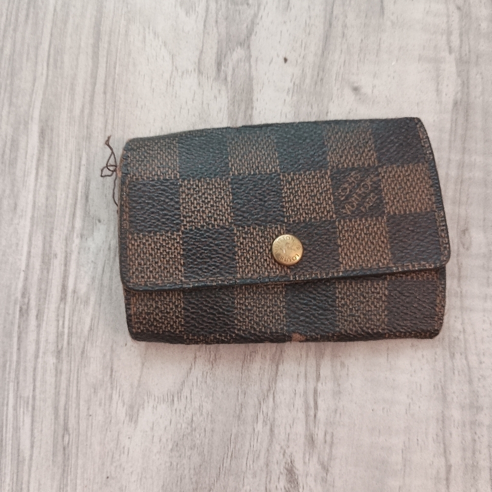 Louis vuitton 6 ring key holder damier ebene Authentic
